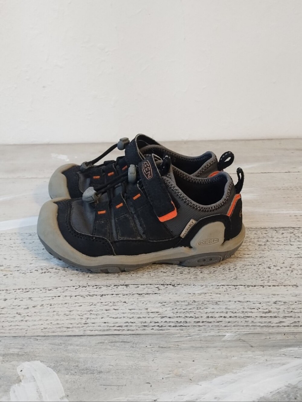 KEEN Washable Kids Shoes U.S.A size 10 little kids/UK size9/